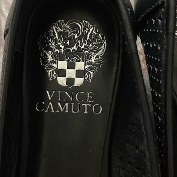 Black Flats - Picture 2 of 5